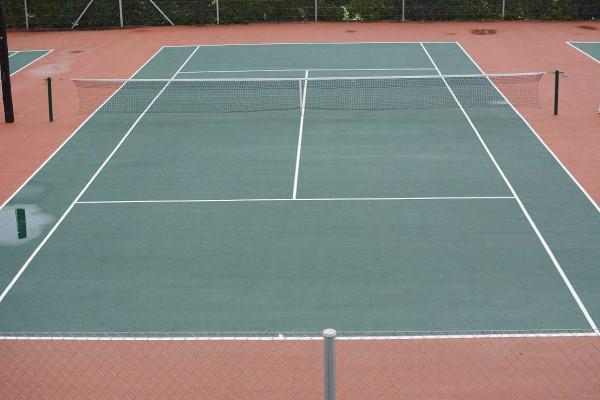 网球球网中心点的高度是()